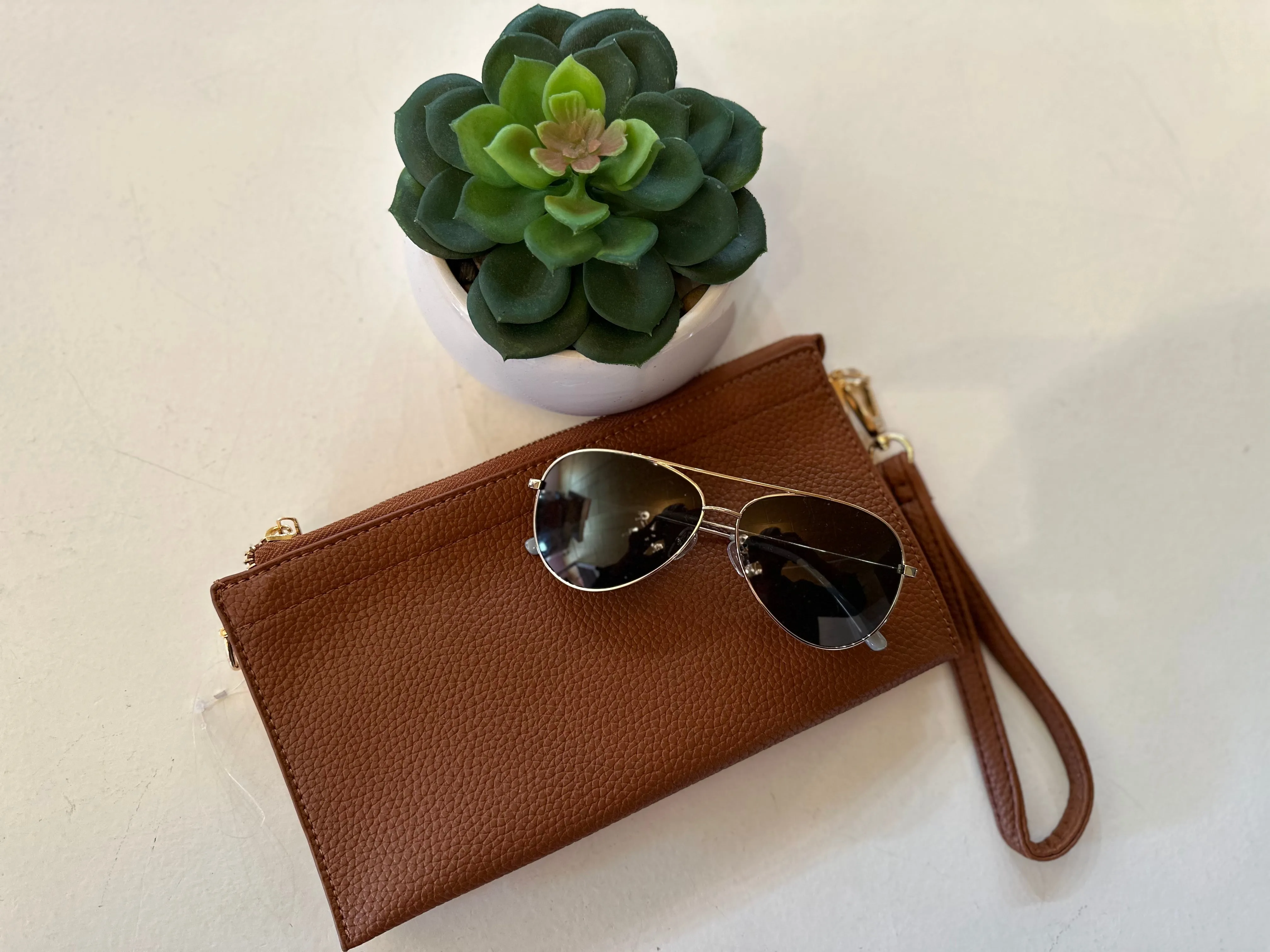 3-in-1 Crossbody/Wristlet/Clutch