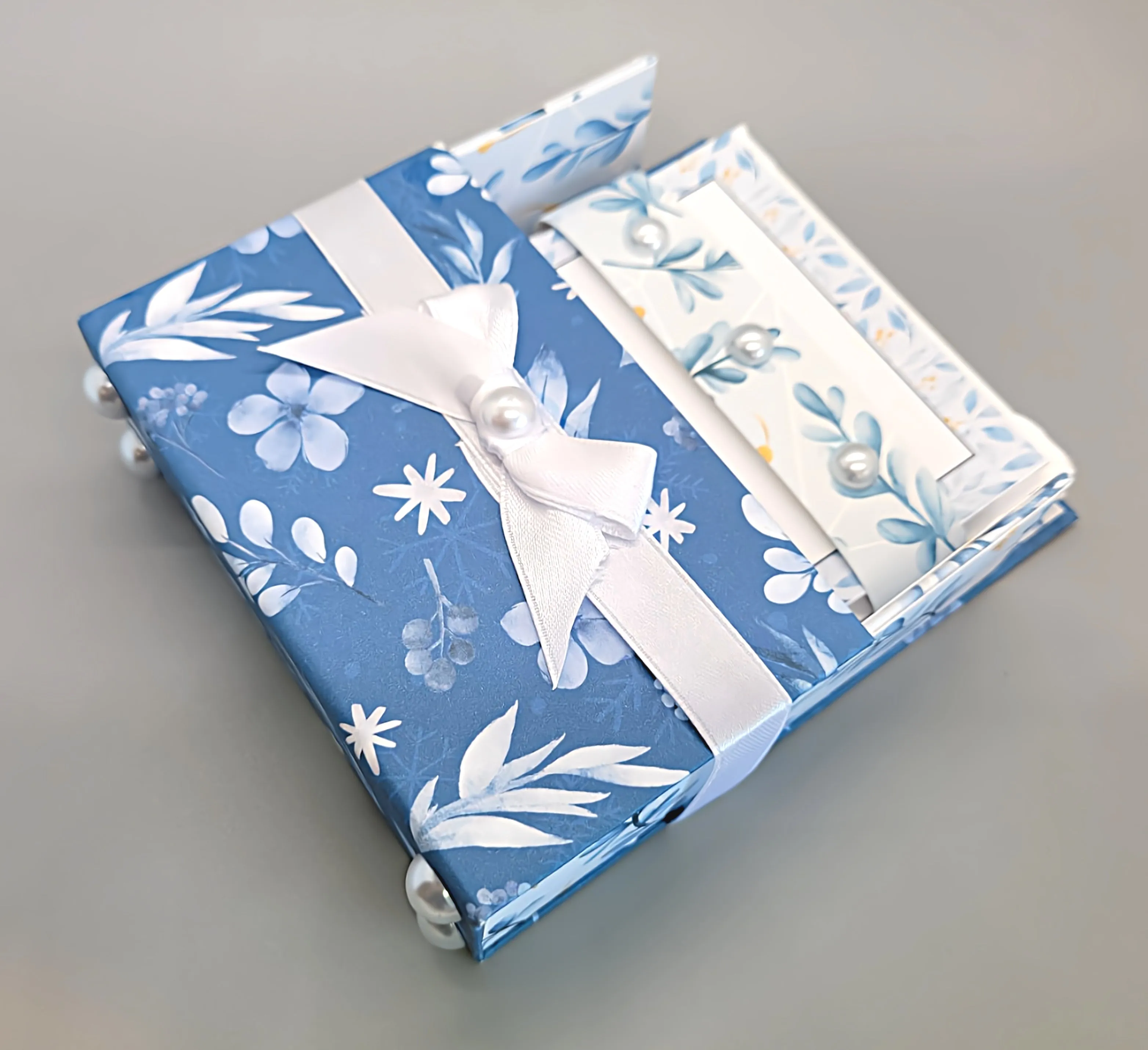 42-Pc Stationery Gift Box Set w/Reusable Desktop Organizer Box and Gold Pen - Blue and White Leaves, Petals & Fronds