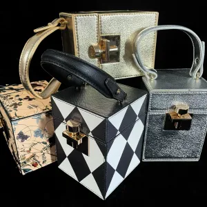 90s STYLE BOX BAG WITH GOLD FITTINGS.