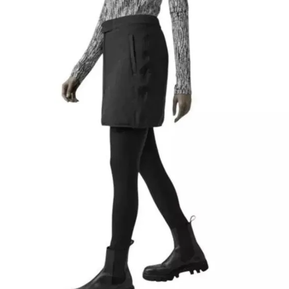 ATHLETA womens black auilted water repellent APRES SKI SKIRT mini size 10 NWOT