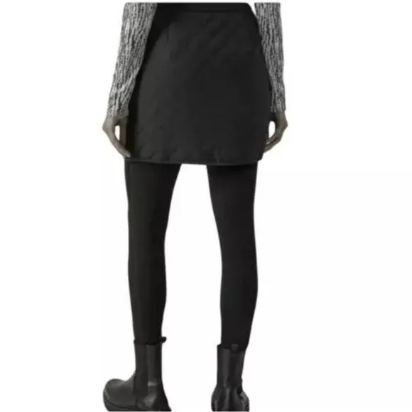 ATHLETA womens black auilted water repellent APRES SKI SKIRT mini size 10 NWOT