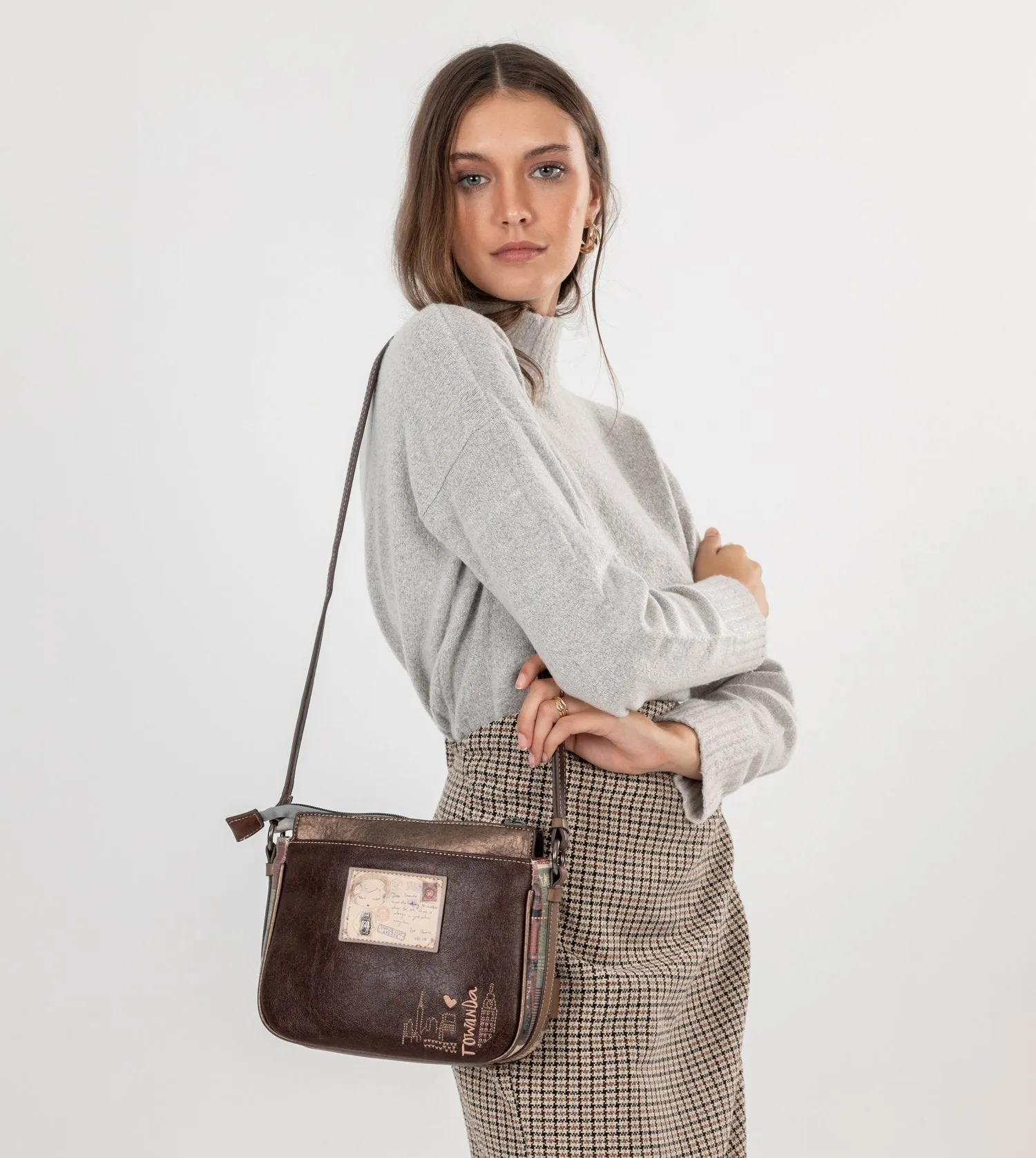 Authenticity medium size crossbody bag