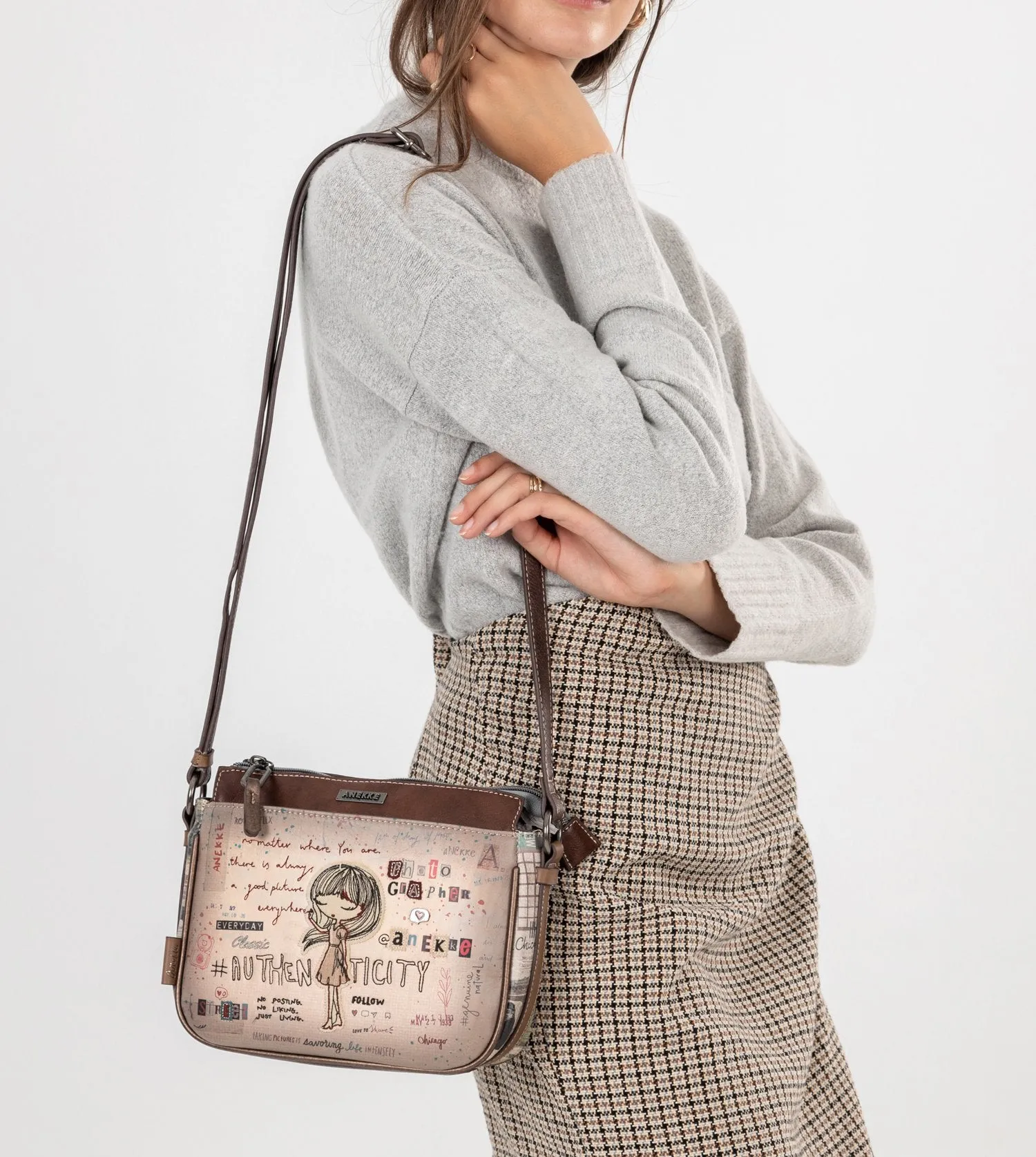 Authenticity medium size crossbody bag