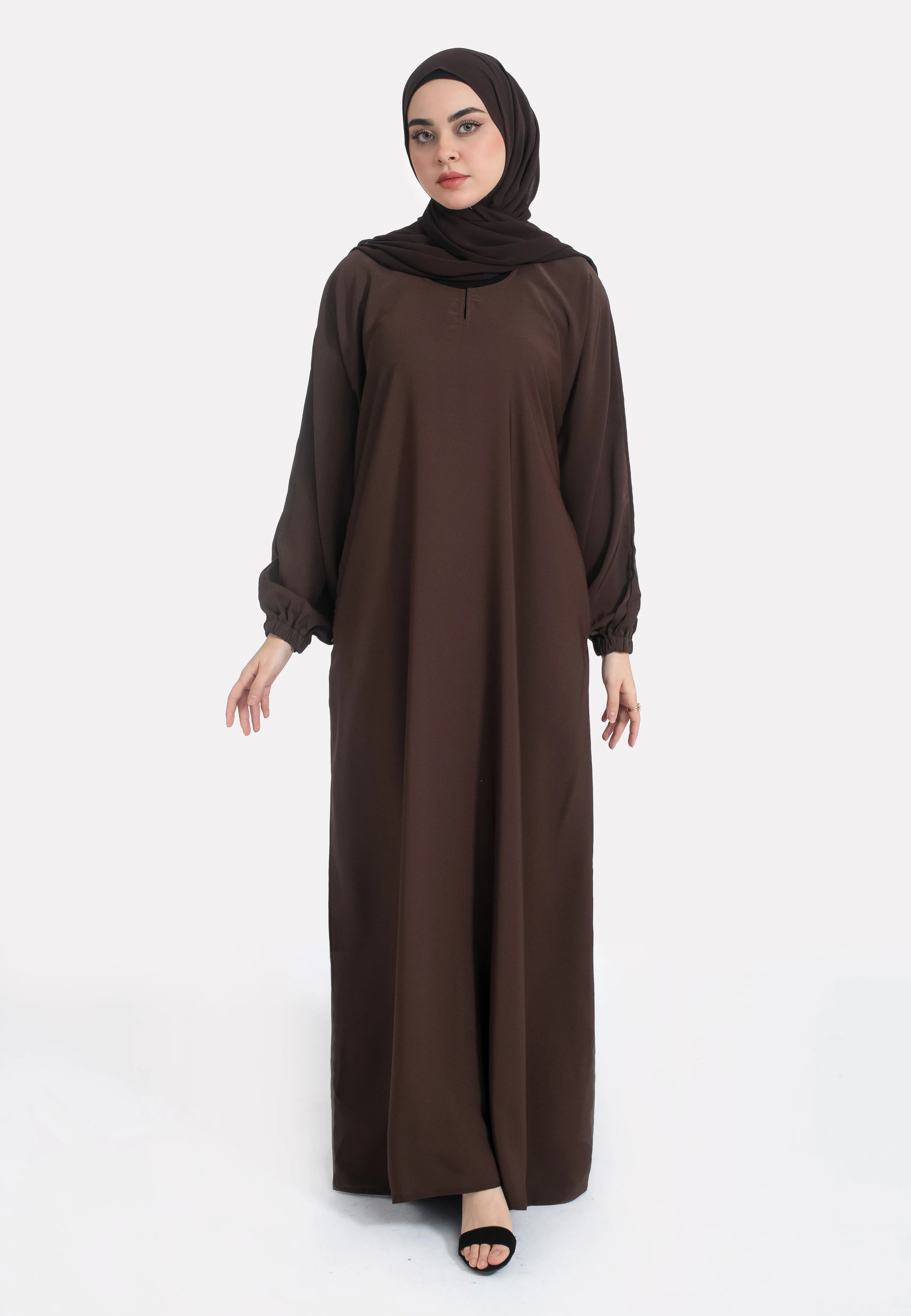 Brown Closed Abaya with Zip Pockets & Cuff Sleeves