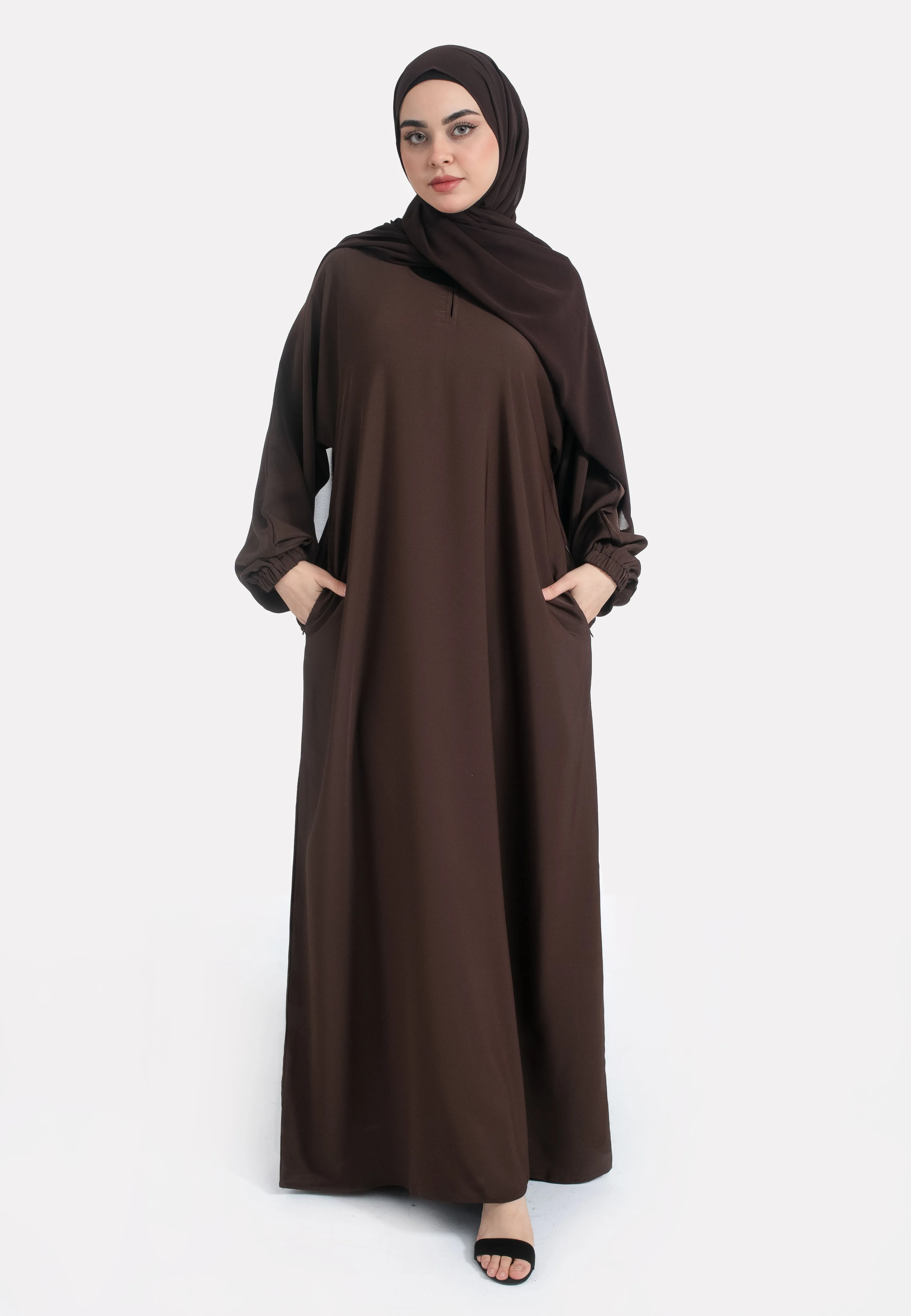 Brown Closed Abaya with Zip Pockets & Cuff Sleeves