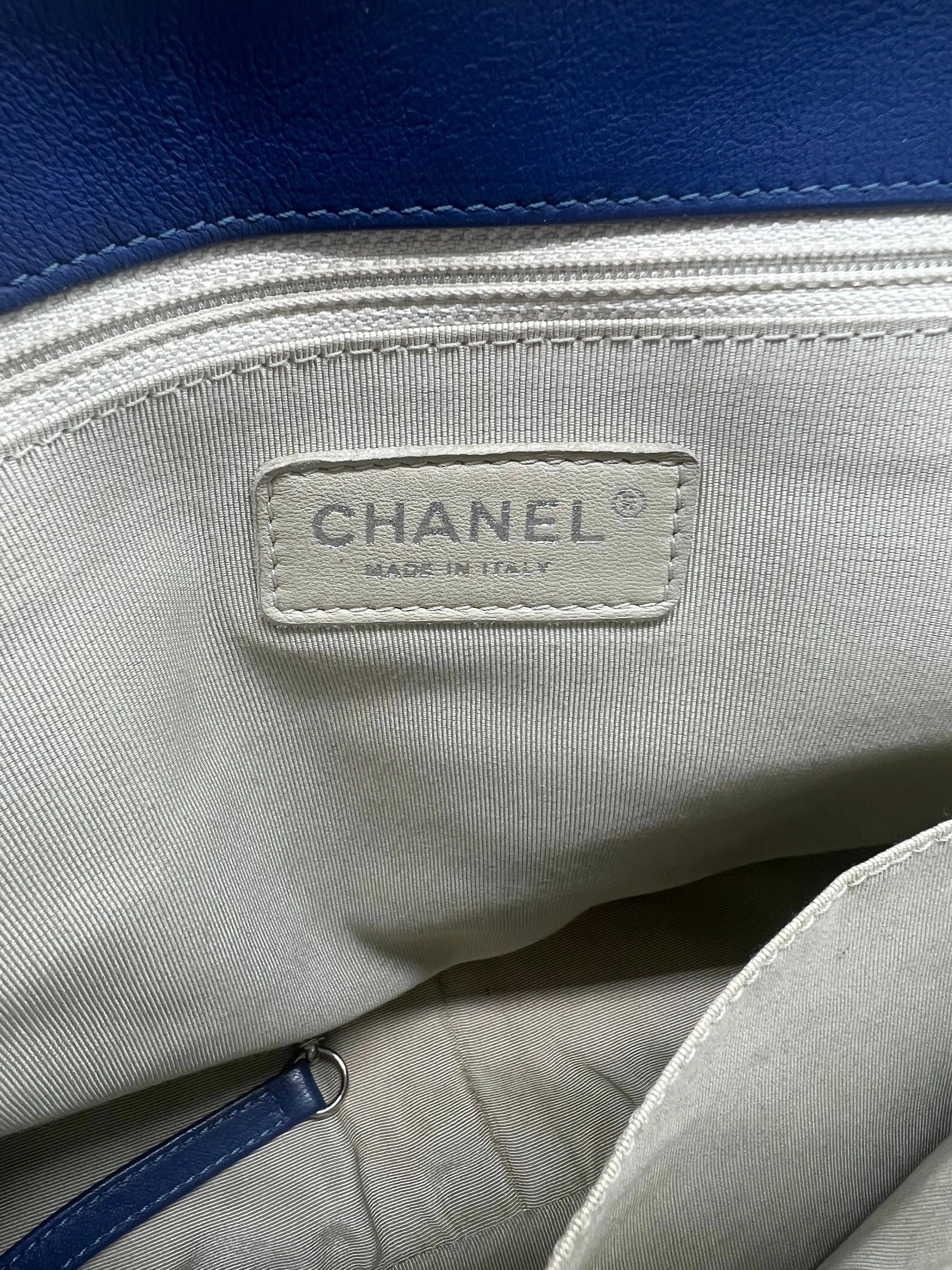 Chanel 2011-2012 Blue Washed Lambskin Maxi Chain Around Shoulder Bag