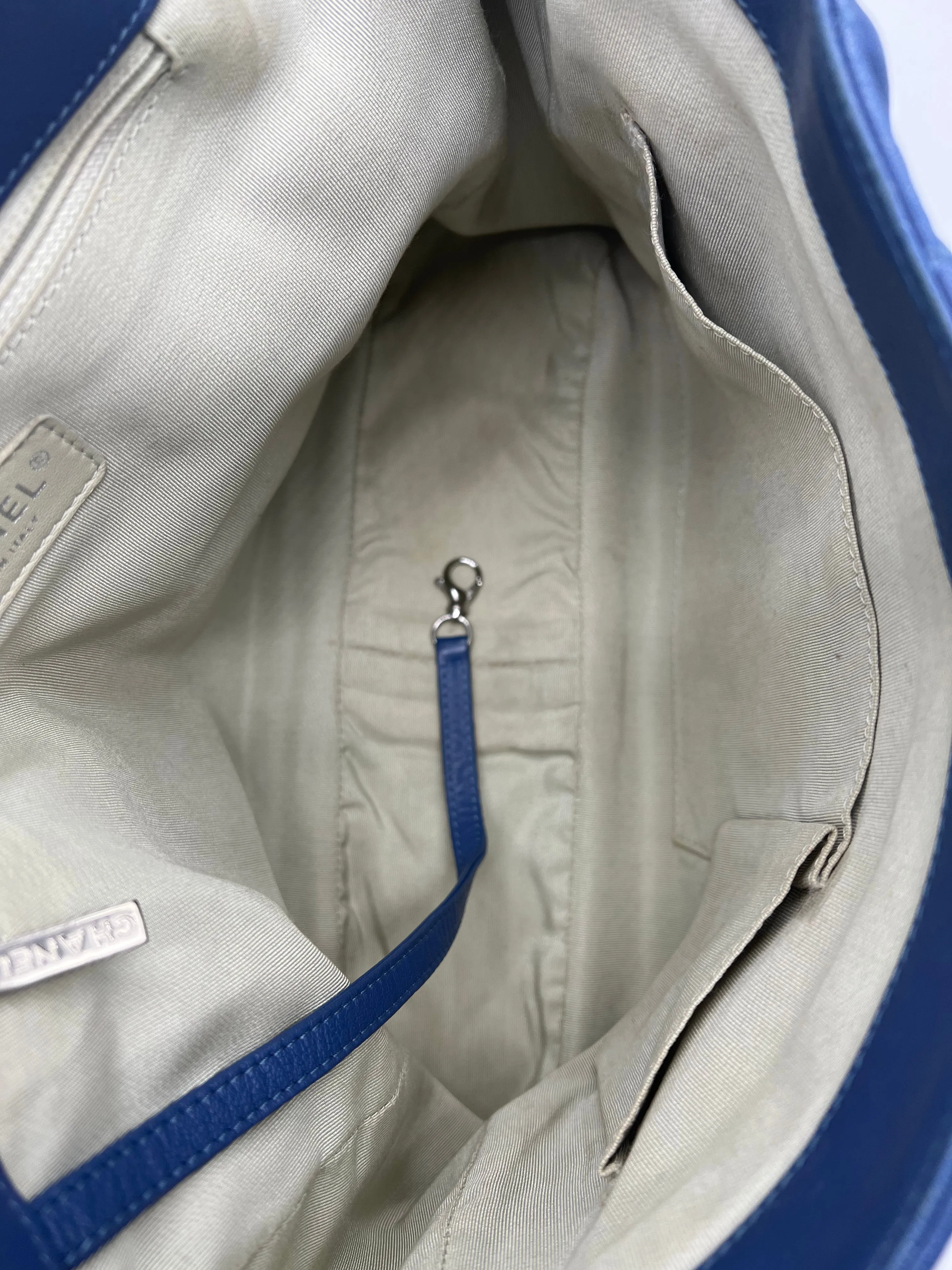 Chanel 2011-2012 Blue Washed Lambskin Maxi Chain Around Shoulder Bag