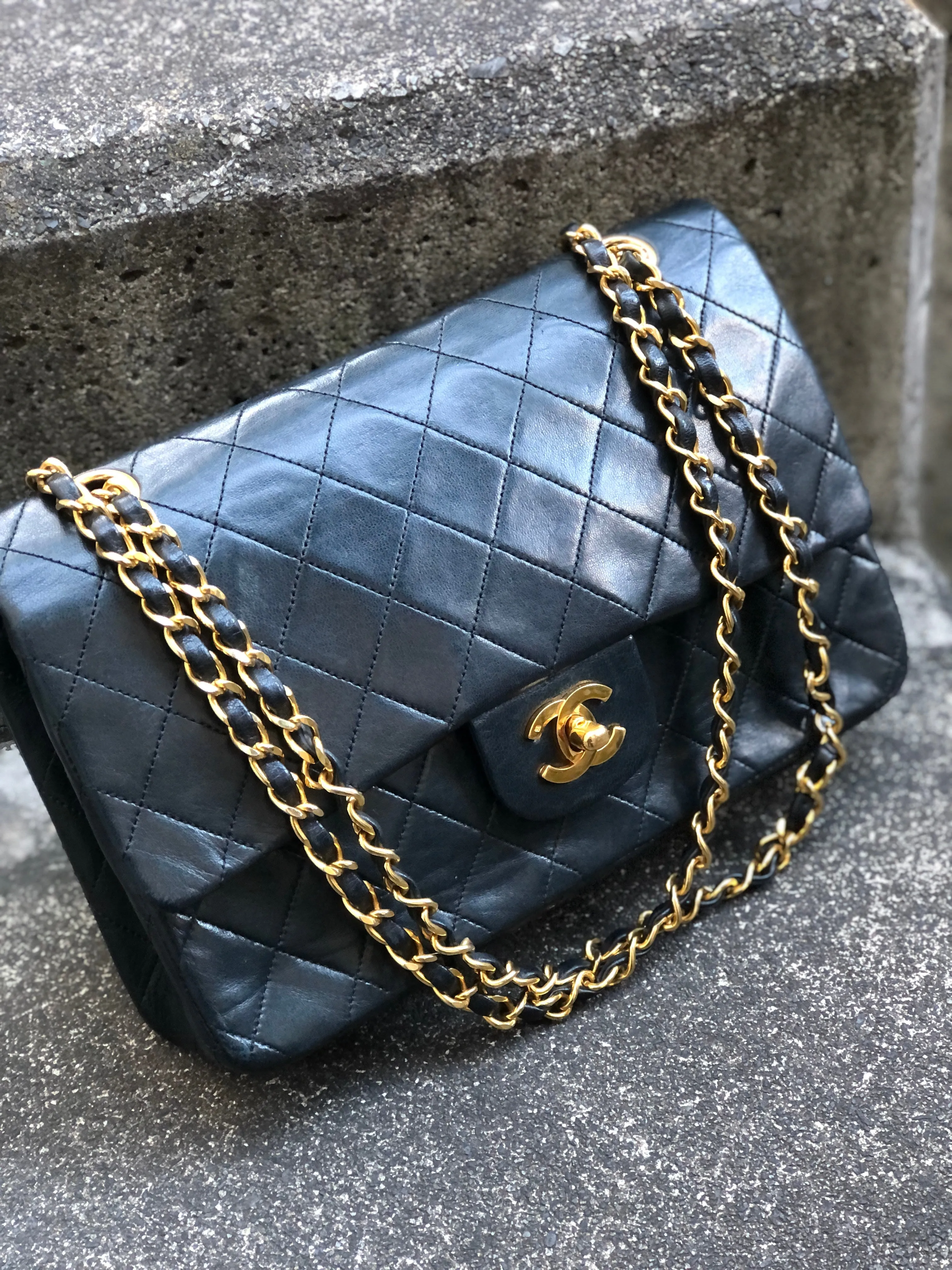 CHANEL Matelasse Coco Turn lock Lambskin Double flap Chain Shoulder bag Black Old Vintage 72dn4p
