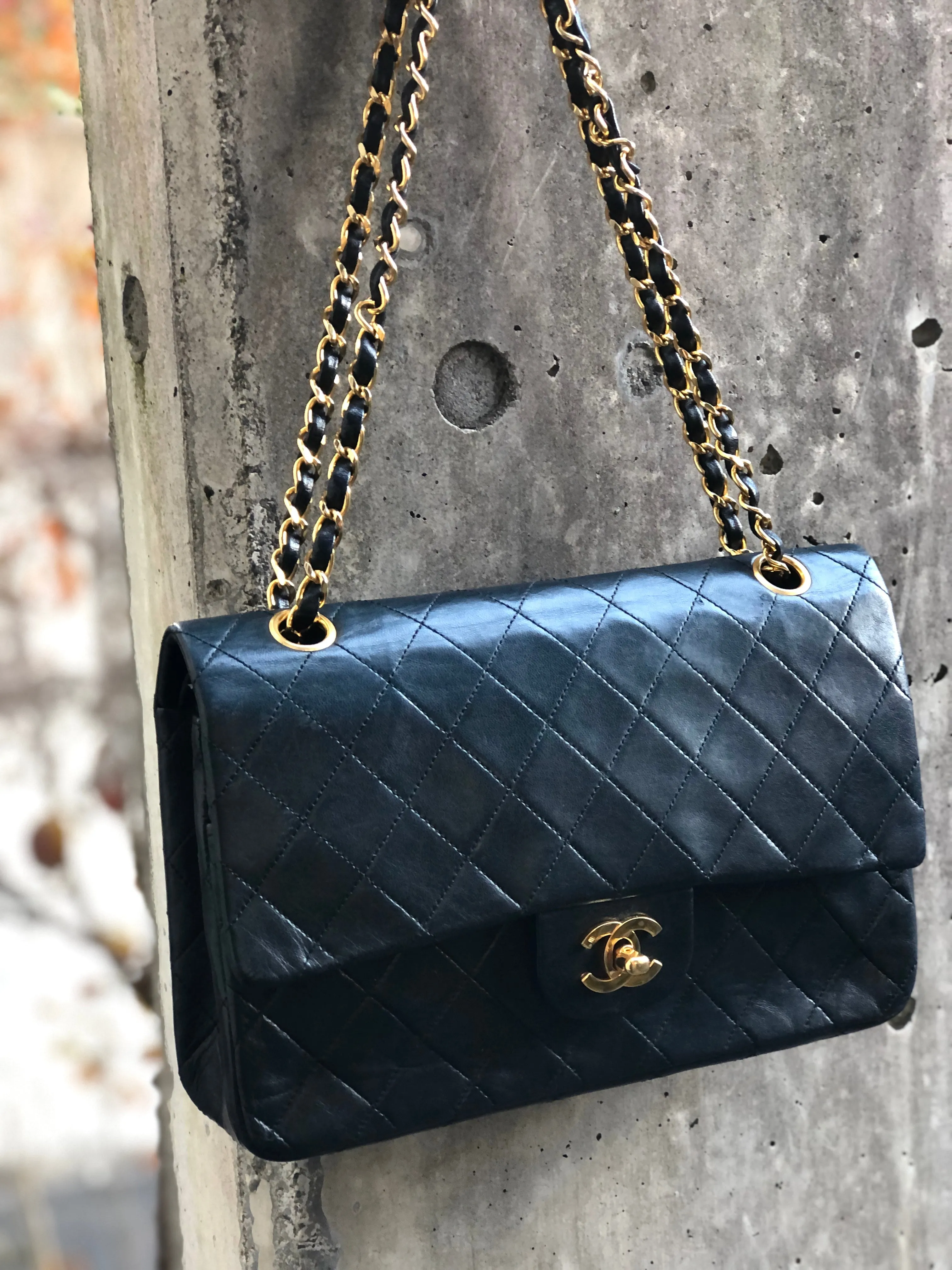 CHANEL Matelasse Coco Turn lock Lambskin Double flap Chain Shoulder bag Black Old Vintage 72dn4p
