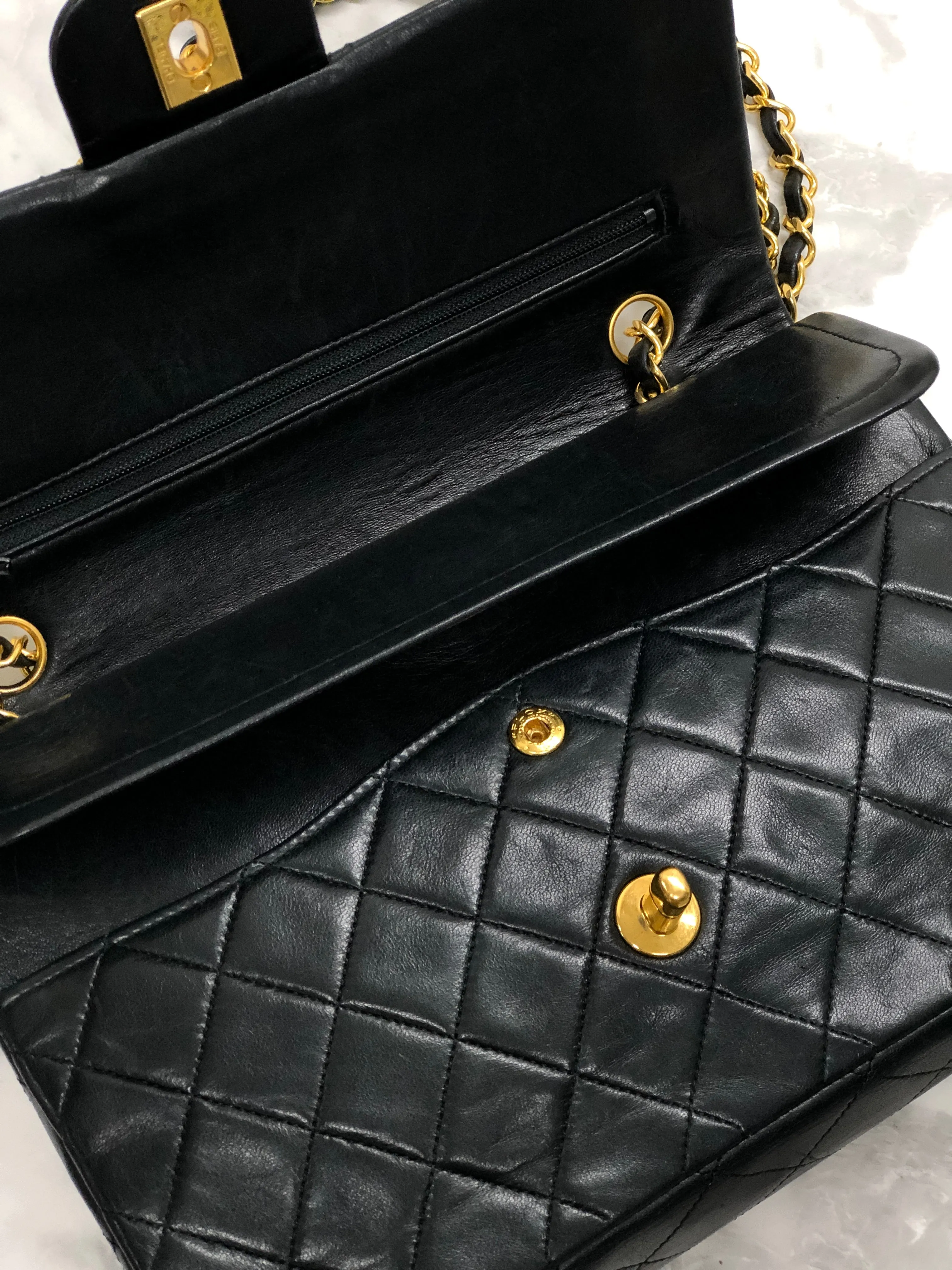 CHANEL Matelasse Coco Turn lock Lambskin Double flap Chain Shoulder bag Black Old Vintage 72dn4p