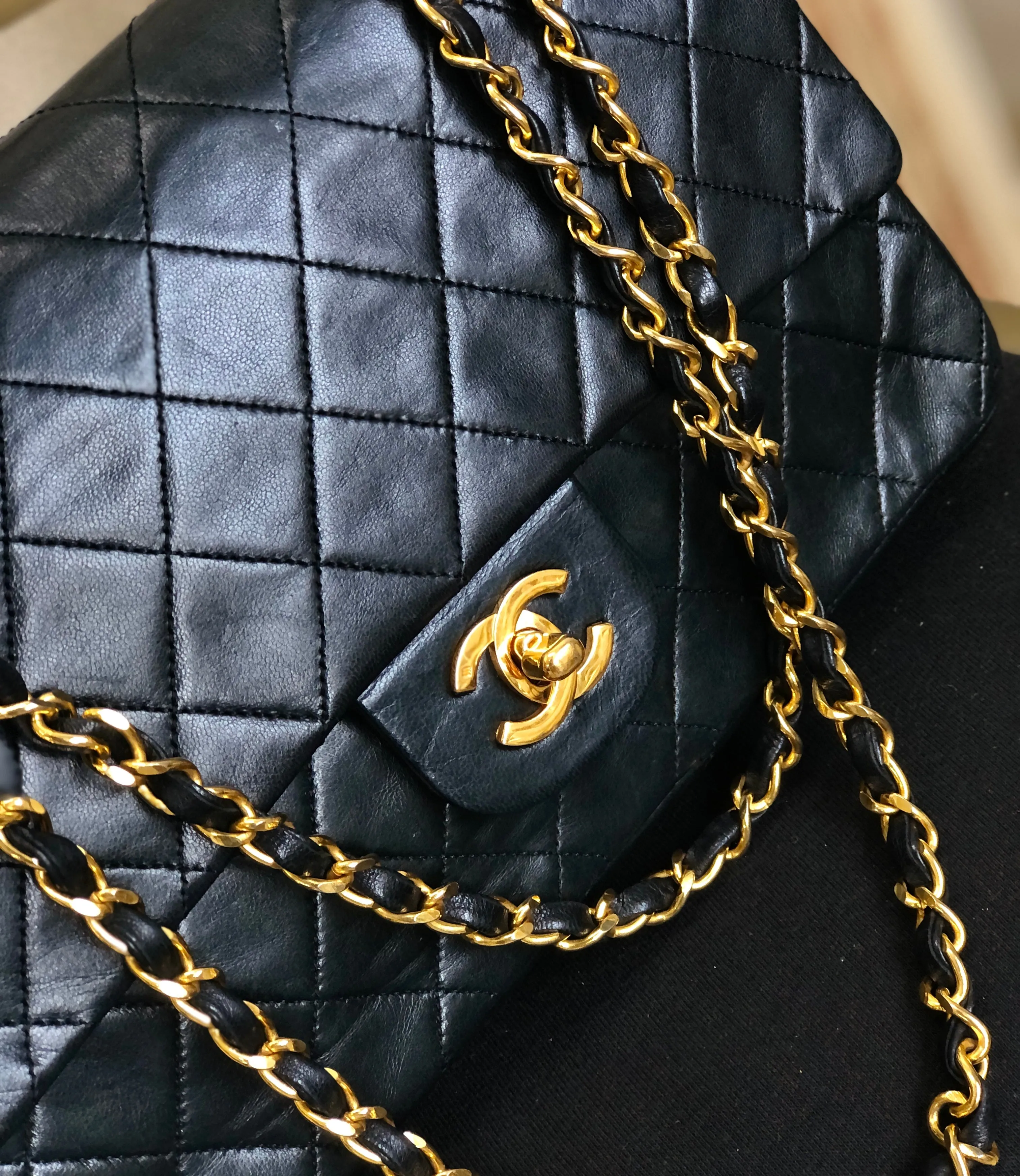 CHANEL Matelasse Coco Turn lock Lambskin Double flap Chain Shoulder bag Black Old Vintage 72dn4p