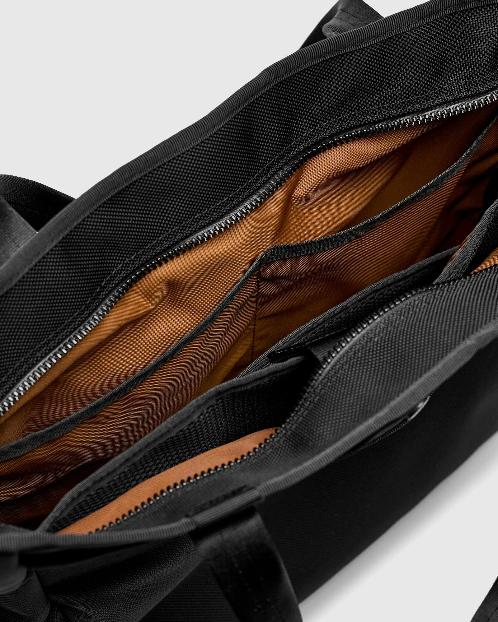 Explorer 2-Way Tote Bag in Black