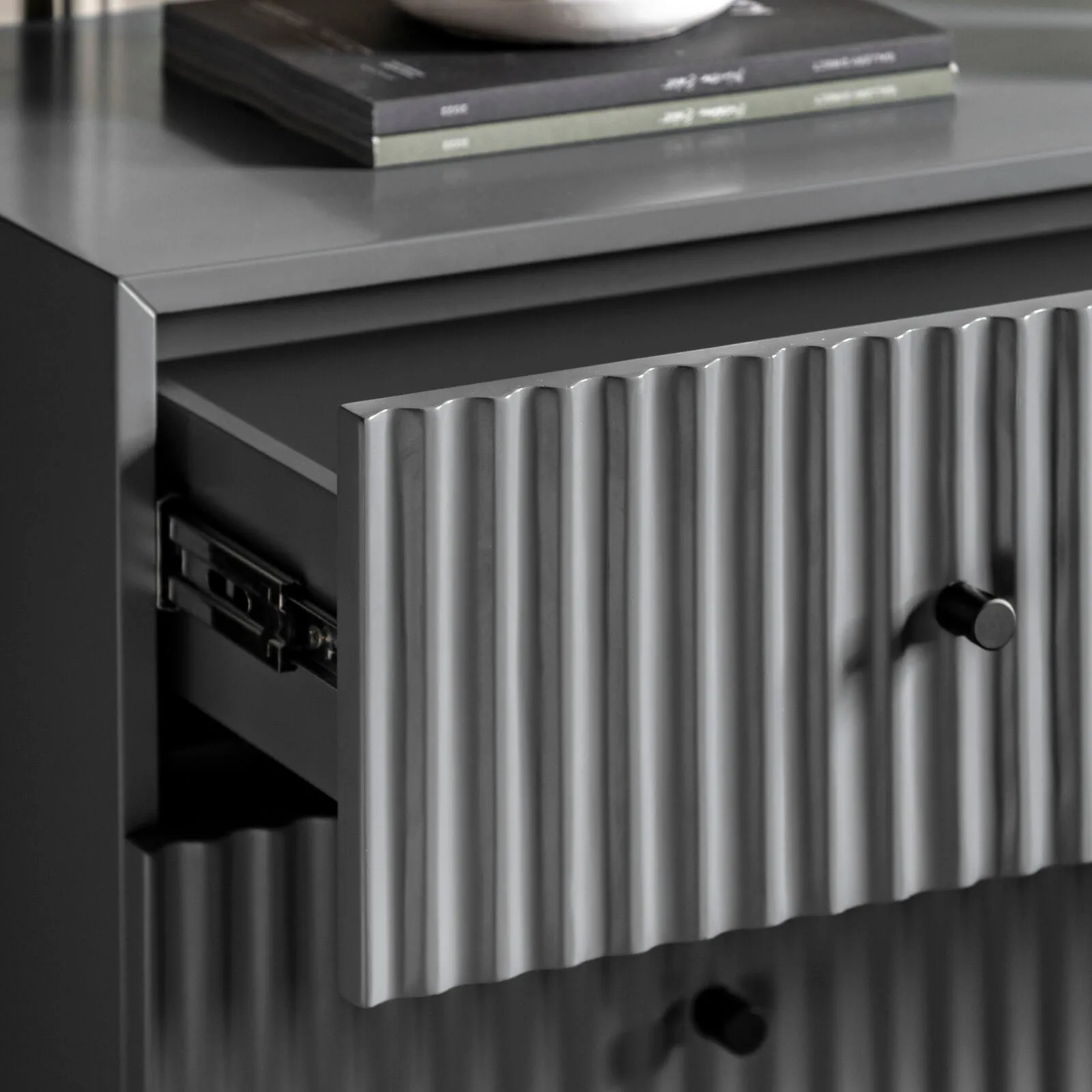FLUTE Grey Chest of Drawers