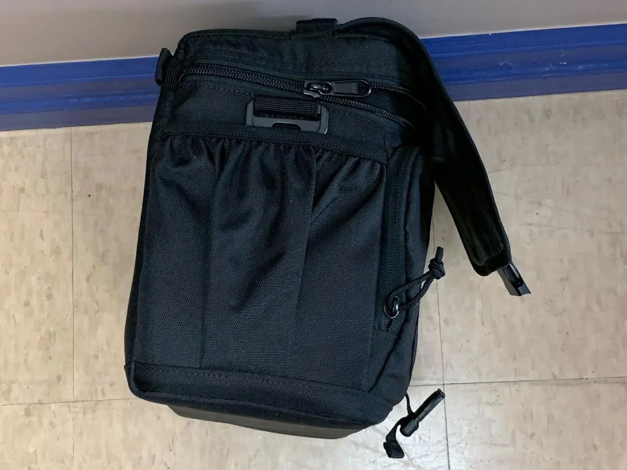 GENTLY USED Lowepro Adventura 170 Camera bag (Strap missing)