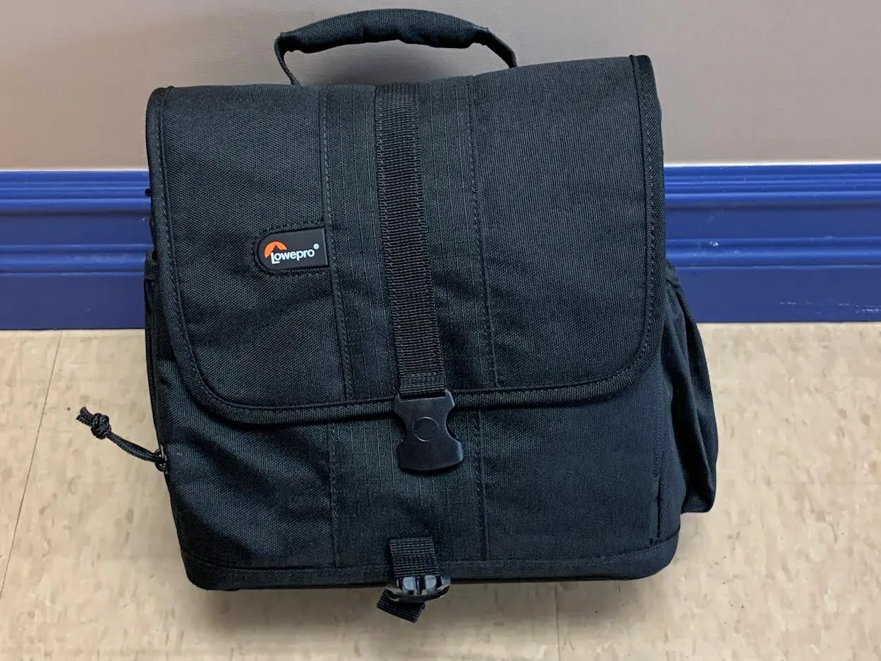 GENTLY USED Lowepro Adventura 170 Camera bag (Strap missing)