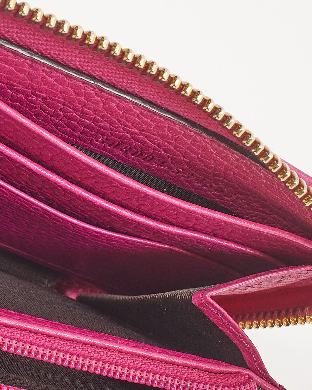 Gucci Fuchsia Leather Soho Zippy Wallet