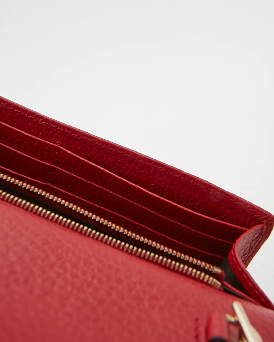 Gucci Red Pebbled Leather Interlocking GG Wallet On Chain