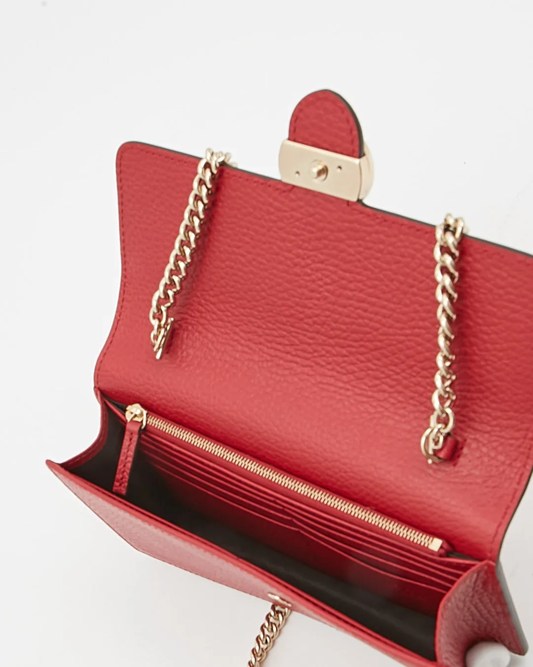 Gucci Red Pebbled Leather Interlocking GG Wallet On Chain