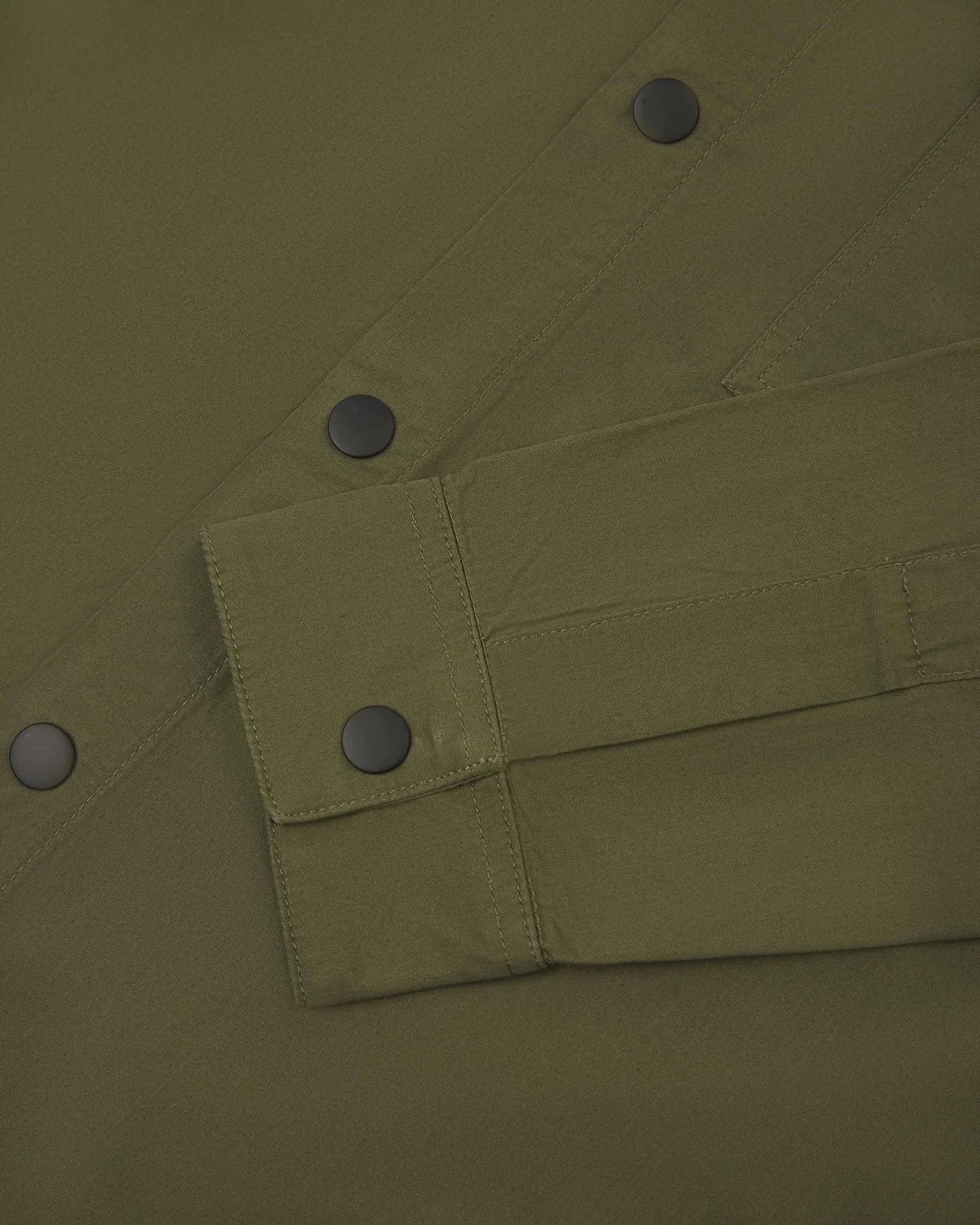 Lightweight Buttoned Overshirt - Olive