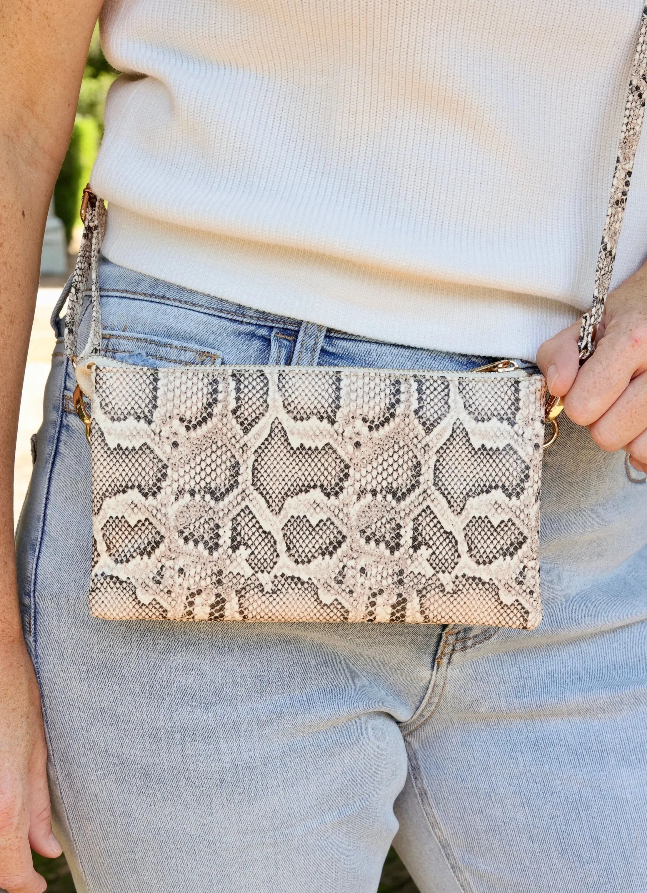 LIZ CUSTOM COLLECTION CROSSBODY-MOCHA ES