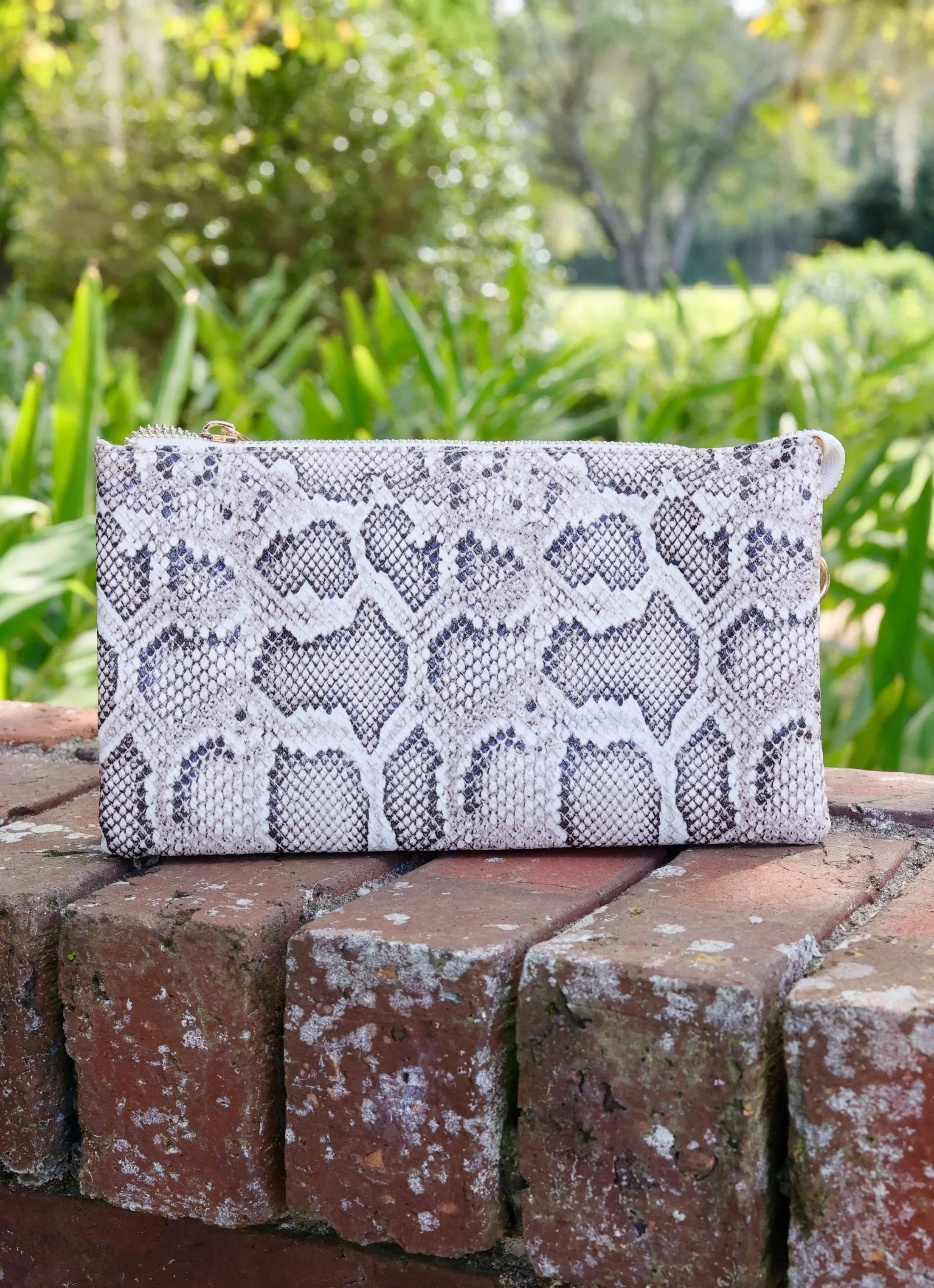 LIZ CUSTOM COLLECTION CROSSBODY-MOCHA ES
