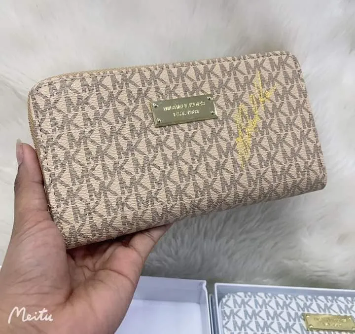 Long wallet with box