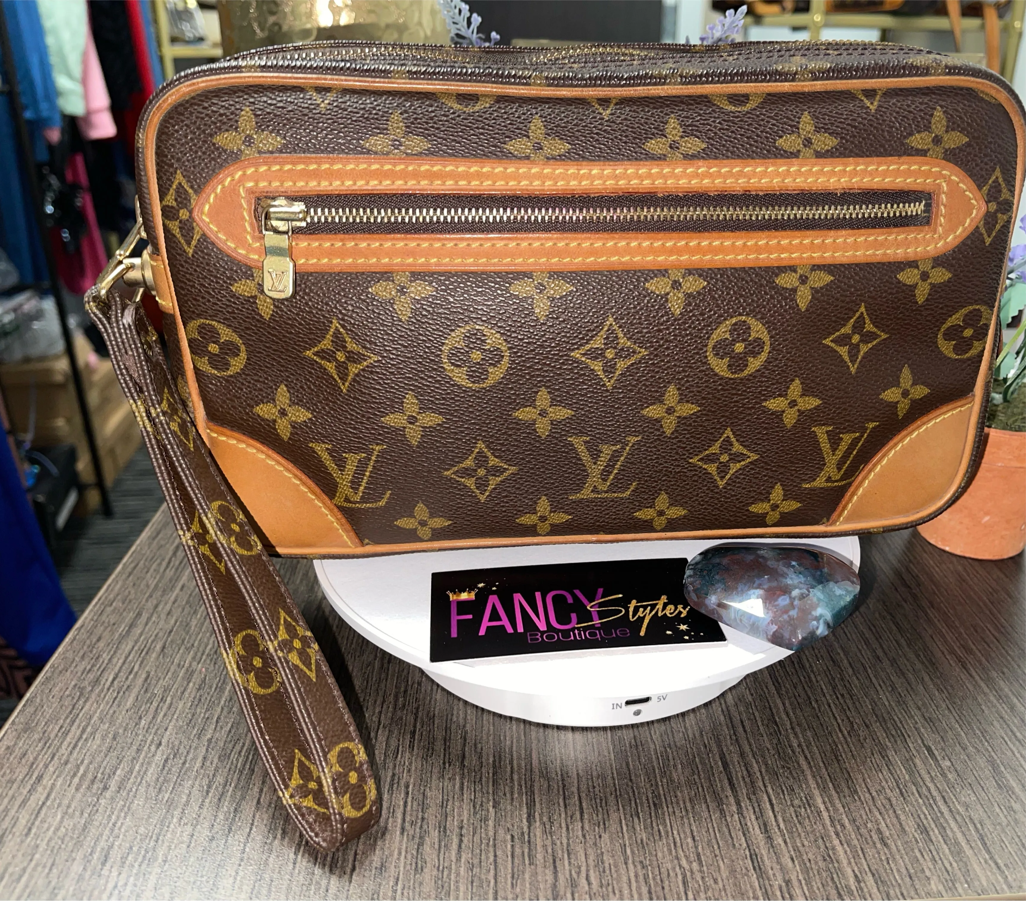 Louis Vuitton Marly Dragonne GM Clutch Monogram