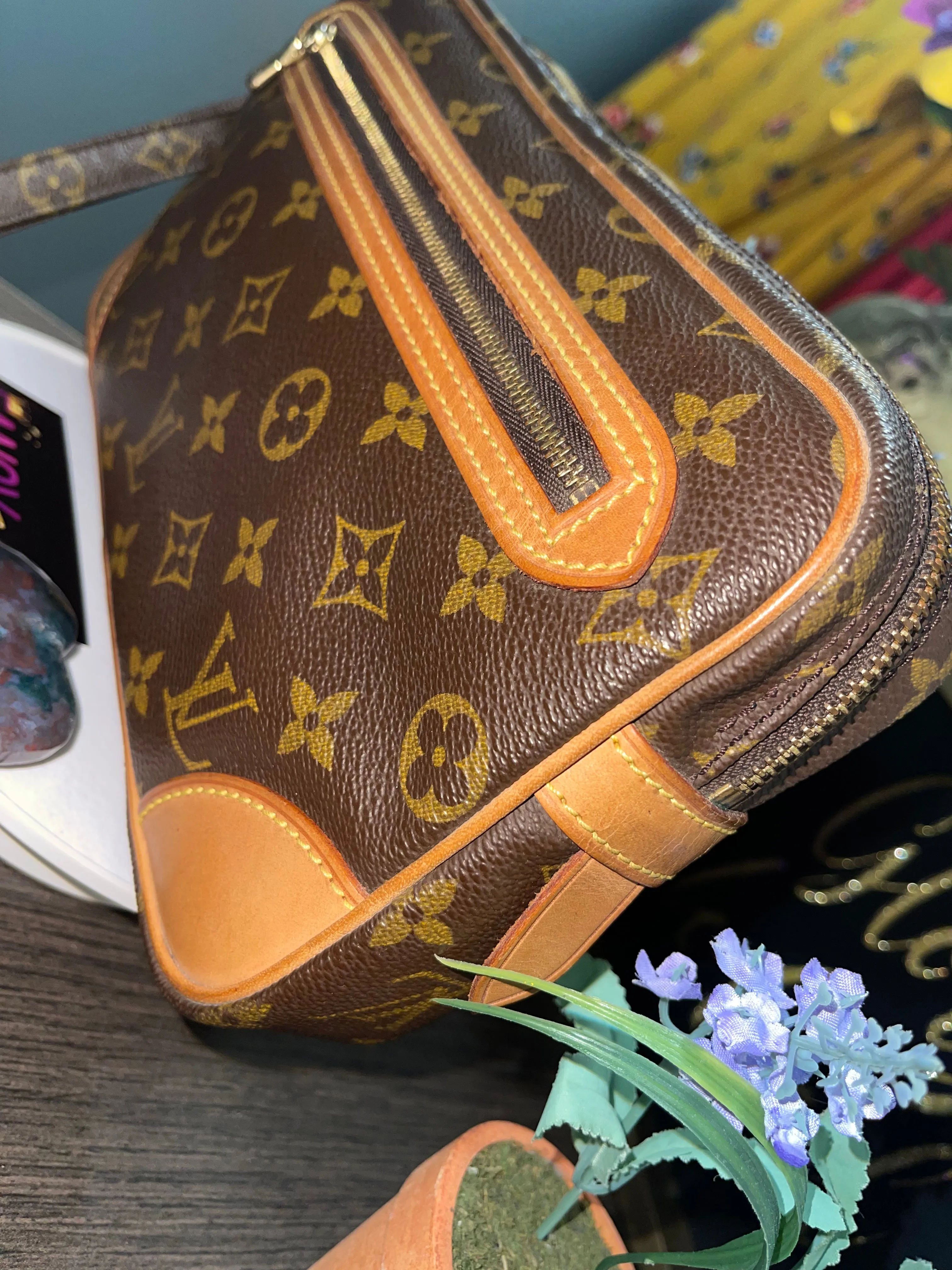 Louis Vuitton Marly Dragonne GM Clutch Monogram