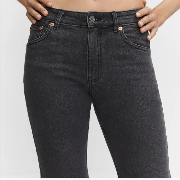 Mango Medium-comfort mid rise straight jeans black grey