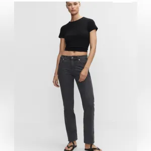 Mango Medium-comfort mid rise straight jeans black grey