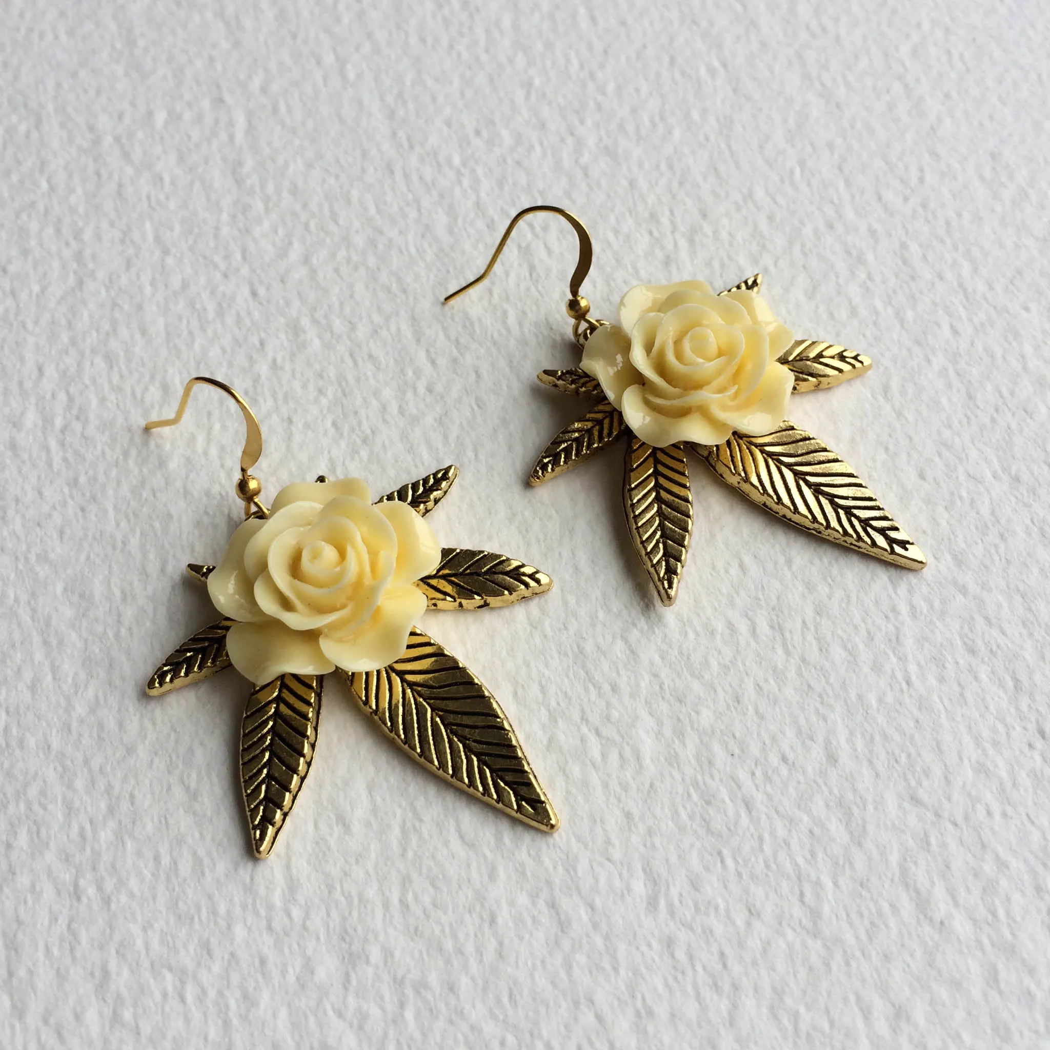 Marijuana Rose Earring - Gold & Ivory