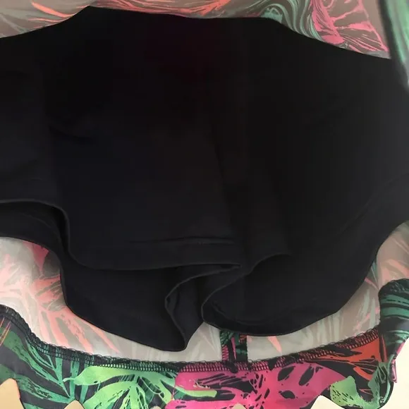 NWT Size 2 Lady Hagen Patterned Athletic Skort with Scalloped Bottom