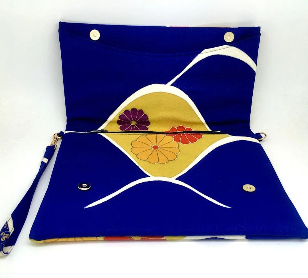 Ookii Kuukou Large Folding Wristlet Clutch 5508A