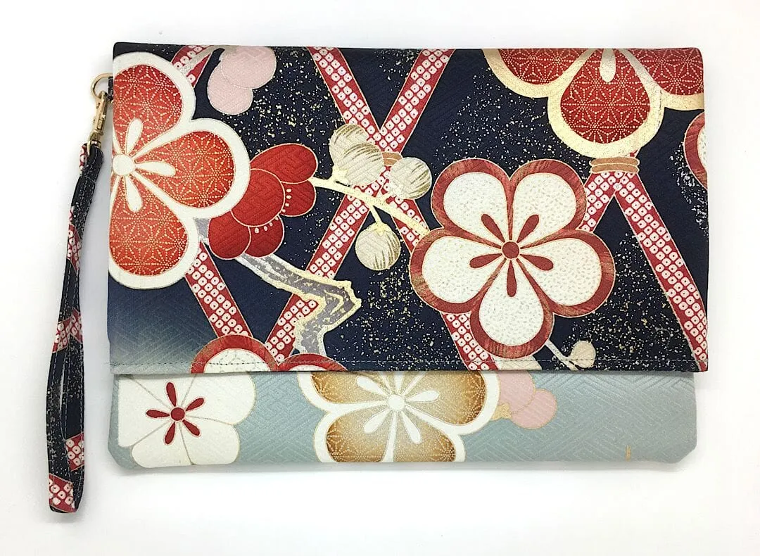 Ookii Kuukou Large Folding Wristlet Clutch 5588I