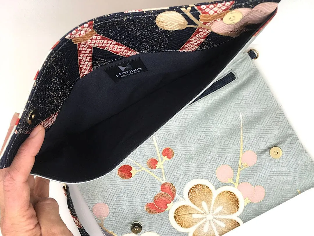 Ookii Kuukou Large Folding Wristlet Clutch 5588I