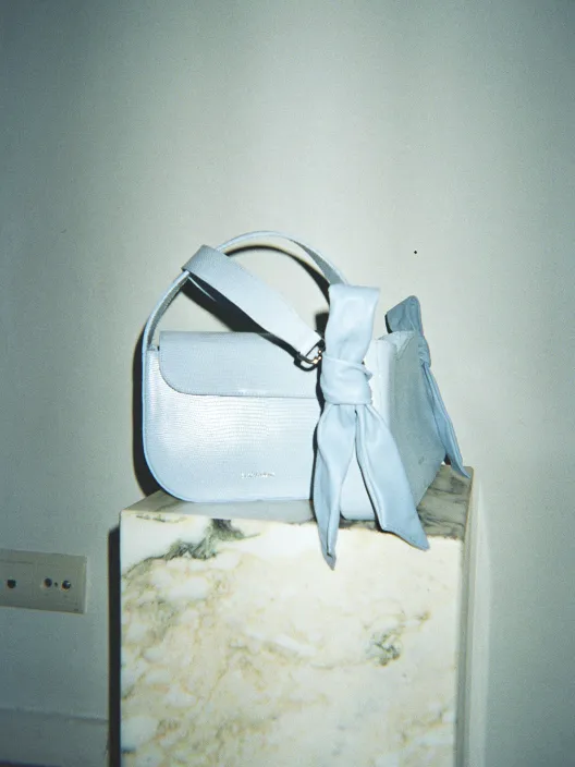 QUERIDA SHOULDER BAG WITH KNOTS LIZARD SKY BLUE