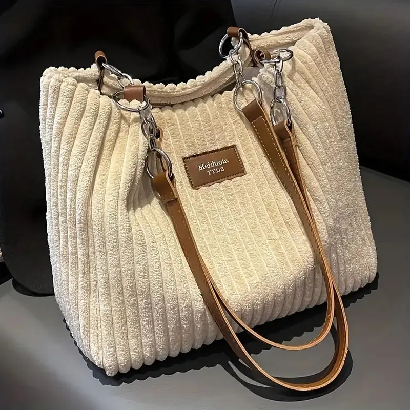 Rowy™ | Teddy bag with chain shoulder strap