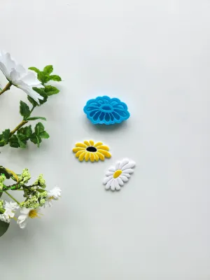 Tilted Daisy XL | Floral Polymer Clay Cutter