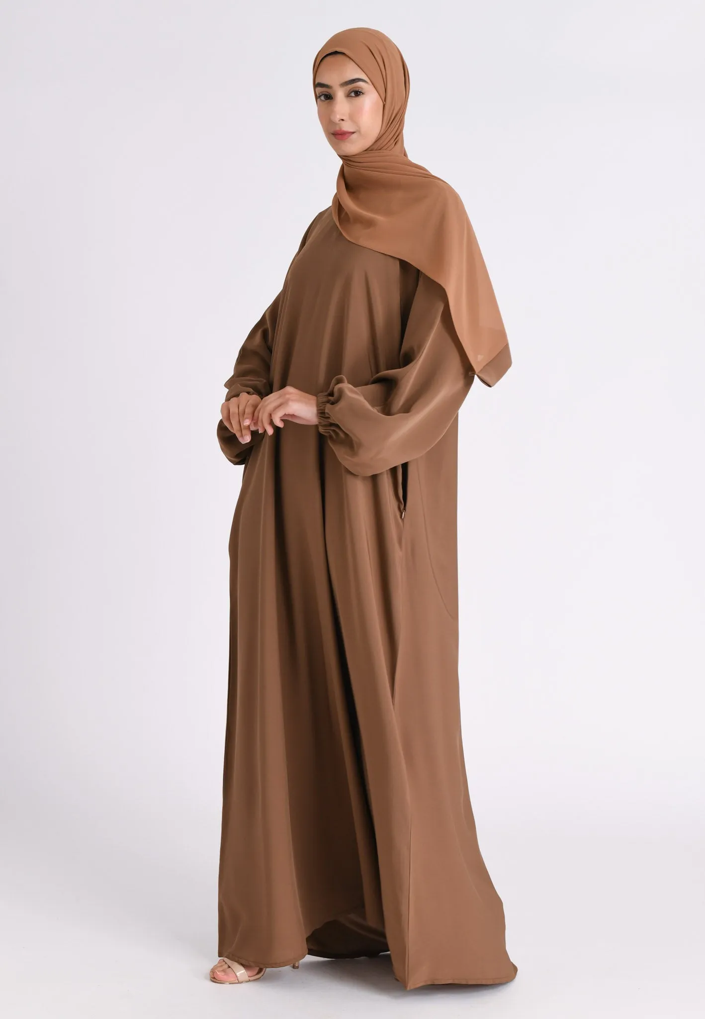 Toffee Closed Abaya with Zip Pockets & Cuff Sleeves (Premium)