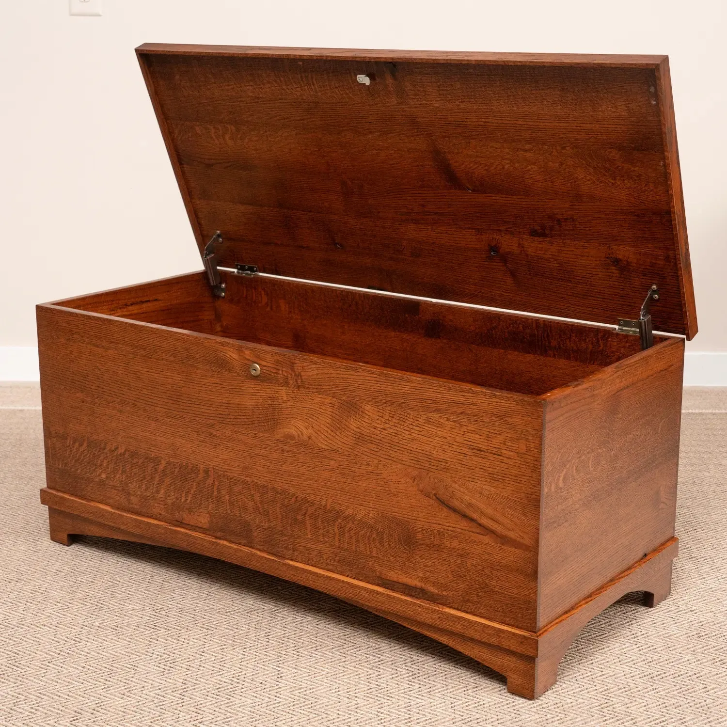 Whitley Rustic Quartersawn Oak Hope Chest, Asbury Stain