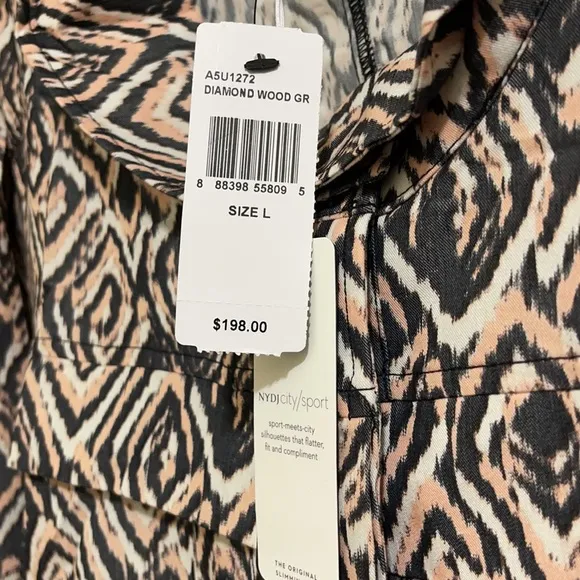 Woman’s NYDJ lightweight Jacket